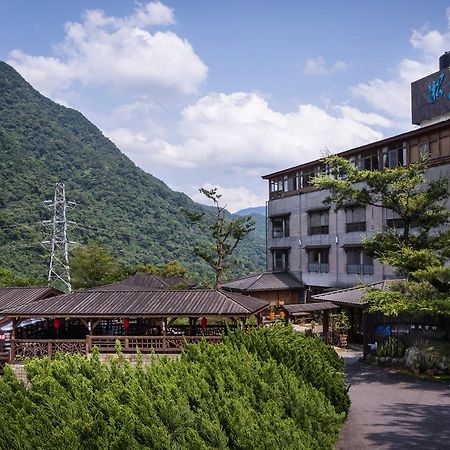 Wulai Sunglyu Hot Spring Resort Extérieur photo