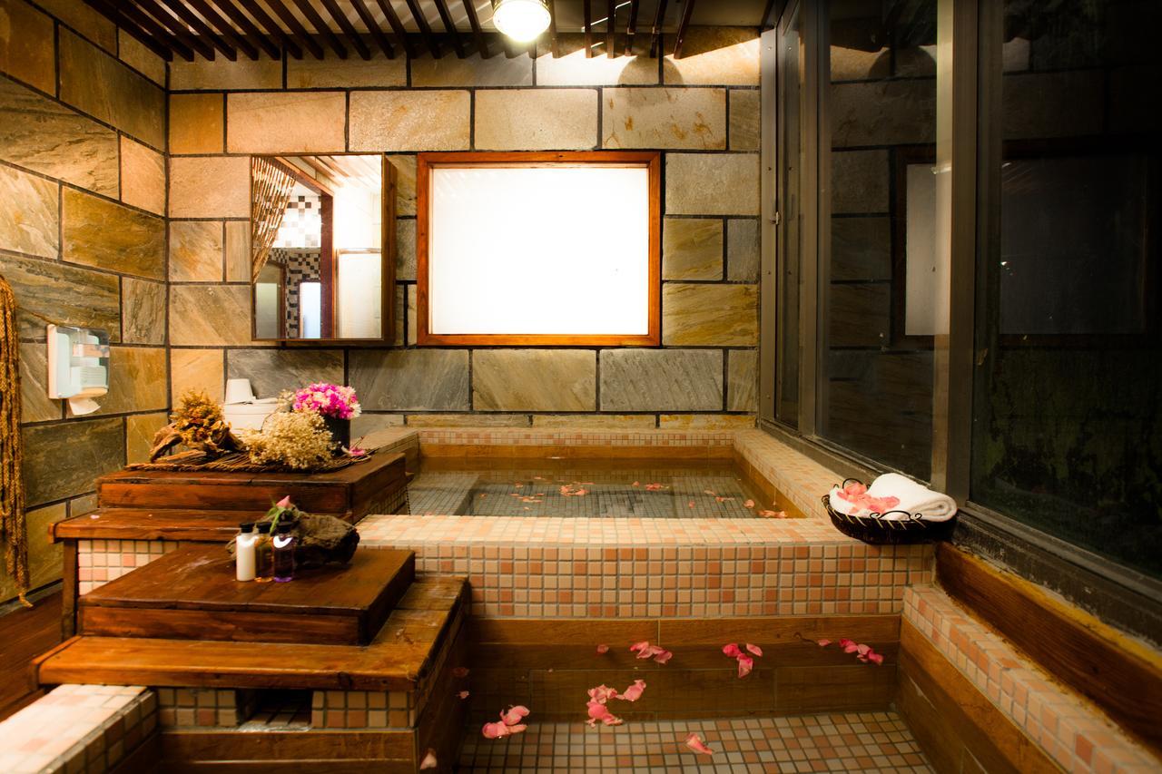 Wulai Sunglyu Hot Spring Resort Extérieur photo