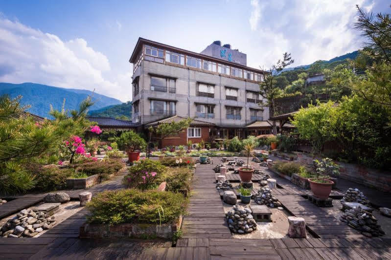 Wulai Sunglyu Hot Spring Resort Extérieur photo