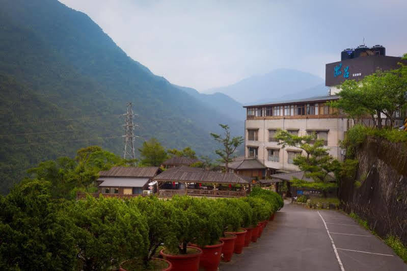 Wulai Sunglyu Hot Spring Resort Extérieur photo
